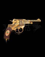 Золотой револьвер